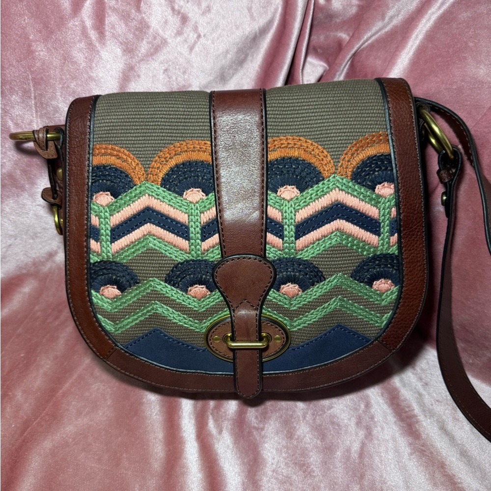 Fossil Vintage Reissue Embroidered Flap Crossbody